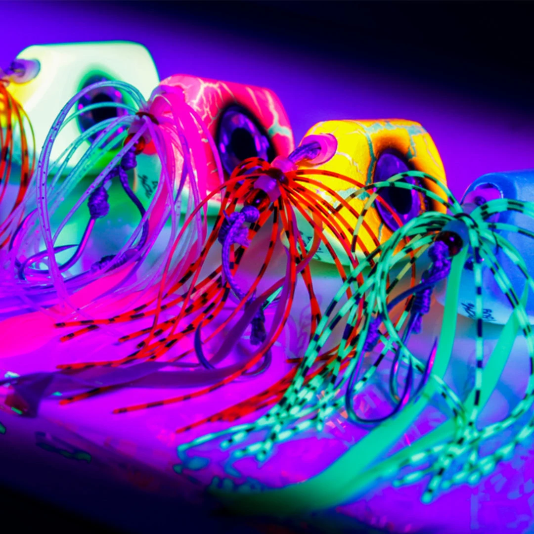 Catch Beady Eye Kabura Jig In Pink Crackle With Glow And UV (60-150g)